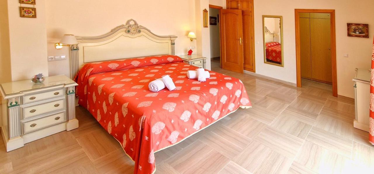 Golden Villa Costa Del Sol - Big Private Pool - Bbq - Good Location Fuengirola Exterior photo